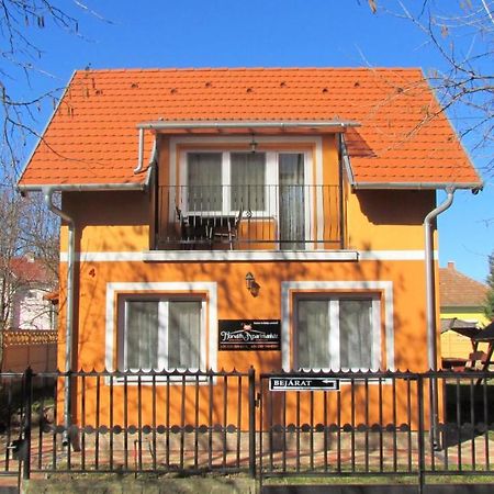 Horvath Apartmanhaz オロシュハーザ エクステリア 写真